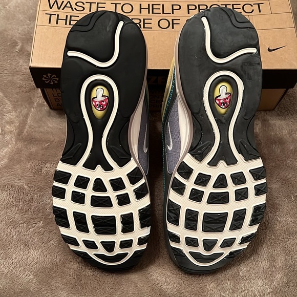 New mens size 10.5 Nike Air Max 97 SE Airsprung. Limited Edition main image 4